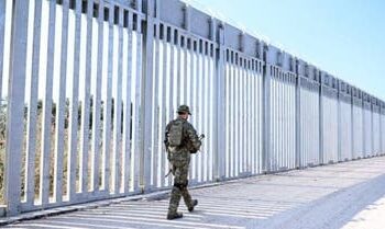 اليونان تبني سياجاً فولاذياً على الحدود مع تركيا 2025