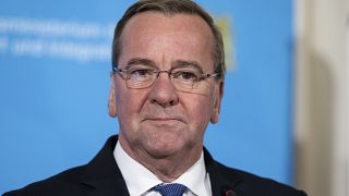 سياسي مغمور يصبح وزيراً للدفاع بألمانيا 2025