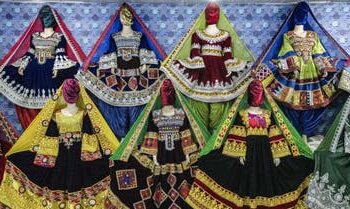 بأمر من طالبان.. عارضات أزياء ملثمات في كابل 2025