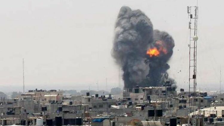 قصف إسرائيلي مكثف على غزة