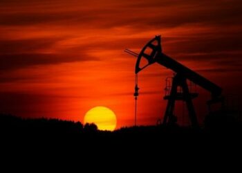 ارتفاع أسعار النفط العالمية بسبب مخاوف الإمدادات 2025