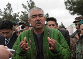 موسم القتال.. زعيم أفغاني يطالب أوزبكستان وطاجيكستان بتسليم المقاومة طائرات هليكوبتر لمواجهة طالبان 2024
