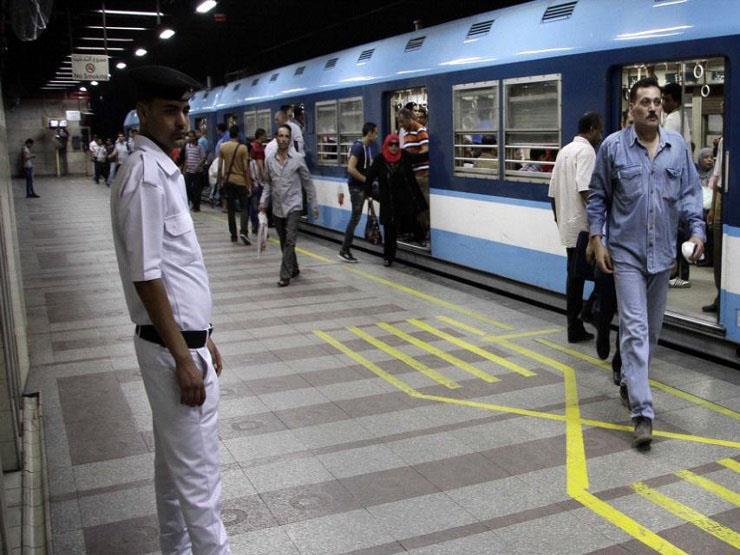 الثالث خلال أسبوع.. شاب ينهي حياته أسفل عجلات المترو بالقاهرة 1 الثالث خلال أسبوع.. شاب ينهي حياته أسفل عجلات المترو بالقاهرة 2025