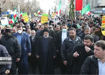 رئيس ايران يهاجم الغرب بذكرى "الثورة" ويعلن الانتصار على الأعداء 2025