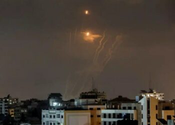 الاحتلال يزعم اسقاط صاروخ أطلق من غزة 2024