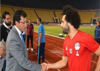 محمد صلاح يطالب وزير الرياضة المصرى بحصول اللاعبين على رواتبهم كاملة من أجل الفوز 2024