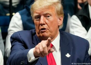 قضية الممثلة الإباحية.. تشعل امريكا وترامب فى مرمى النيران 2025