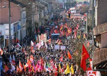 الشعب البرتغالى يتظاهر للمطالبة بحق السكن 2025