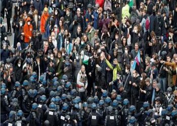 الشعب الفرنسي يخرج للشوارع فى اضطرابات واحتجاجات تاريخية 2024