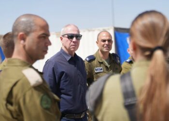 وزير الدفاع الإسرائيلي يهدد بالهجوم الكامل على قطاع غزة 2024