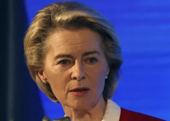 رئيسة المفوضية الأوروبية تعارض وقف إطلاق النار في أوكرانيا 2025