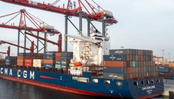 مصر : اتضراب فى  حركة الملاحة والصادرات والواردات بالموانئ البحرية أول أيام العيد 2025