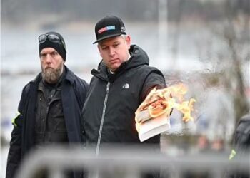 غضب فى العالم الإسلامي بعد إصدار السويد إذن بإحراق مصحف خارج مسجد بستوكهولم 2025