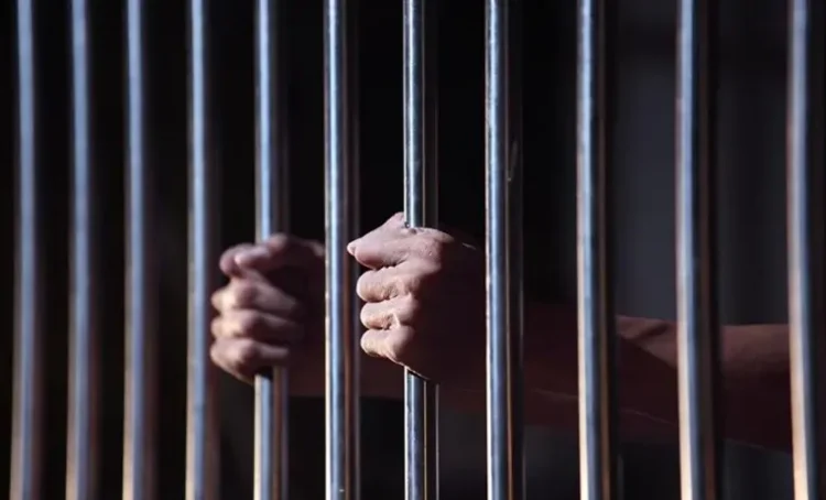 تقرير حقوقي يحذر من تدهور الحالة الصحية لعامل الإسعاف المعتقل سامح زكريا 2024