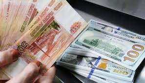 روسيا: انخفاض الروبل إلى أدنى مستوياته أمام الدولار 2024