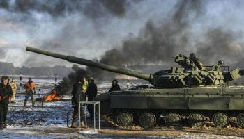 ضربات روسية مكثفة تستهدف بنى تحتية حيوية ومستودعات أسلحة غربية في أوكرانيا 2024