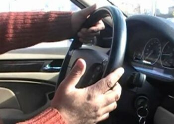  الغضب يجتاح شوارع الشارع الفرنسى ...الحكومة  تخفض من 18 إلى 17 عاماً العمر الأدنى لنيل رخصة قيادة 2025