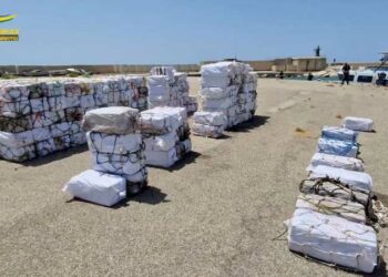 قيمتها مليار دولار.. إيطاليا تضبط أكبر شحنة كوكايين بتاريخها 2025