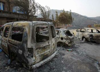 رغم الخلافات ..المغرب يعزي الجزائر بعد وفاة العشرات في حرائق الغابات 2025