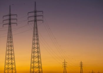 البرلمان المصرى يطالب باقالة وزير الكهرباء بسبب  استمرار انقطاع التيار 2025