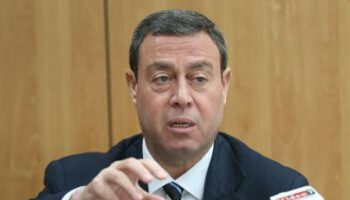 سفير فلسطين بالقاهرة:  مصر الوحيدة القادرة على وقف الانتهاكات الإسرائيلية 2025