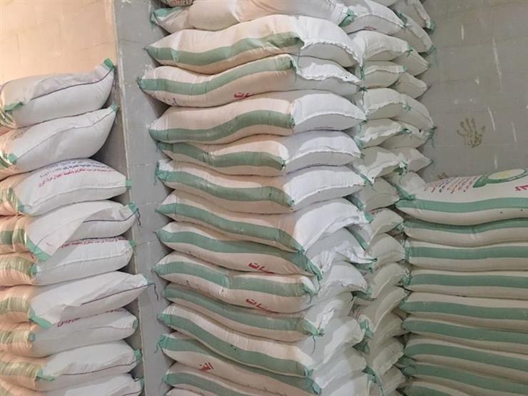 مصر : ضبط مئات الاطنان من الدقيق المدعم و أكثر من 8 آلاف لتر مواد بترولية قبل بيعهم بالسوق السوداء 1 مصر : ضبط مئات الاطنان من الدقيق المدعم و أكثر من 8 آلاف لتر مواد بترولية قبل بيعهم بالسوق السوداء 2025