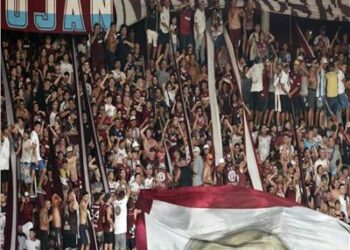 رصاصة تقتل مشجعا في شجار للألتراس بالأرجنتين 2025