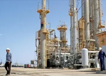 مسلحون  يغلقون حقول نفط في ليبيا.. تعرف على التفاصيلى 2025