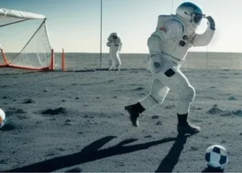 علماء يخططون لإقامة مباراة كرة قدم على القمر عام 2035 2025