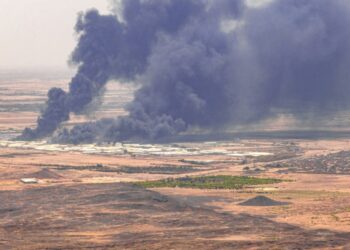 تحذيرات من تحول الفاشر لساحة حرب بين الجيش السودانى  والدعم السريع 2025