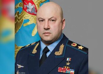 عاجل ..إعفاء قائد القوات الجوية الروسية  من منصبه 2025