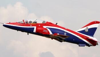  بريطانيا: سلاح الجو الملكي يرفض نقل المهاجرين إلى جزيرة تابعة للمملكة في الأطلسي 2025