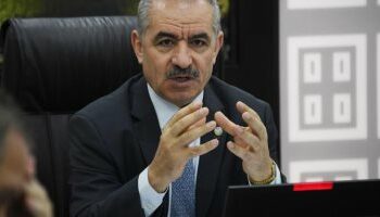 محمد اشتية يطالب إسرائيل بإعادة الأموال الفلسطينية المحتجزة ووقف سياسة الاقتطاعات 2025