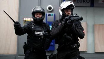 فرنسا   ترفض  اعتقال الشرطى المسؤول عن قتل الشاب الجزائرى نائل 2025