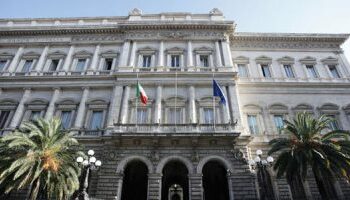  ايطاليا تستعد لاعلان افلاسها ...الدين العام يتجاوز 3.1 تريليون دولار فى يونيو 2025