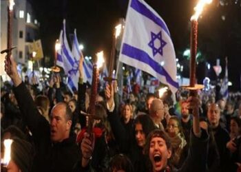 مُتظاهرون ضد الحكومة الإسرائيلية يغلقون  شوارع «تل أبيب» 2025