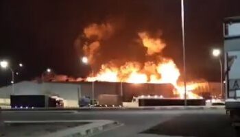 حريق مروع يلتهم مستودعات البترول فى العقبة بالأردن 2025