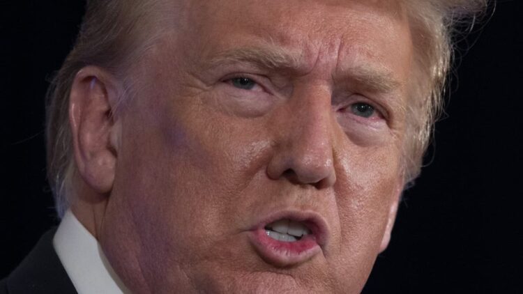 اثنان من المتهمين إلى جانب ترامب يسلّمان نفسيهما للسلطات الامريكية 2025