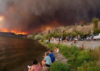 حرائق الغابات في كندا تحاصر المنازل و إجلاء جميع السكان 2025