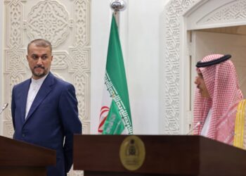 وزير خارجية إيران يهين الخليج بـ"الفارسي" في السعودية 2024