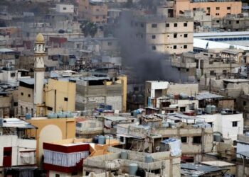 الأونروا تعلّق خدماتها في مخيم عين الحلوة بلبنان احتجاجا على انتشار المسلحين 2025