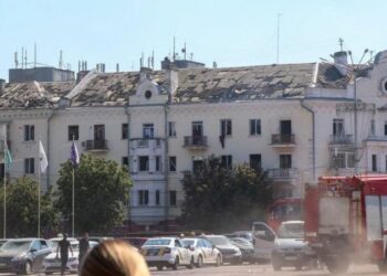 7 قتلى و110 مصابين في هجوم صاروخي على مدينة تشيرنيهيف الأوكرانية 2025