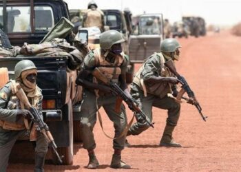 اشتباكات عنيفة بين الجيش المالي وفاغنر ومسلحين "إفلان" قرب حدود موريتانيا 2024