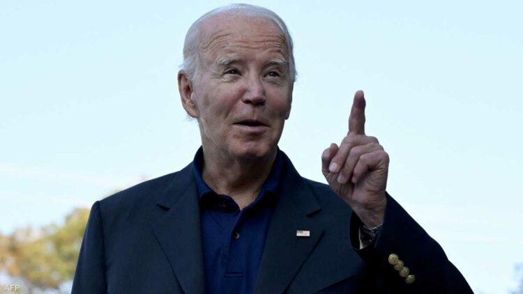 ثورة الجياع فى الشارع الامريكى ضد بايدن بعد قيامه بعمليات شد وحقن بوتوكس وزرع شعر 1 ثورة الجياع فى الشارع الامريكى ضد بايدن بعد قيامه بعمليات شد وحقن بوتوكس وزرع شعر 2025