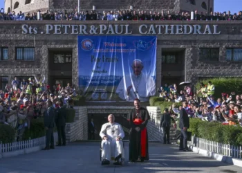 رغم مرضه الشديد وتحذير الاطباء له البابا يطلب زيارة الصين 2025