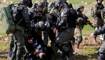 مواجهات دامية بين الفلسطينيين وقوات الاحتلال الإسرائيلي في القدس 2025