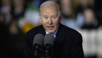 الرئيس الأمريكي يؤكد على دعم الشعب الأوكراني في دفاعه عن سيادة بلاده 2025