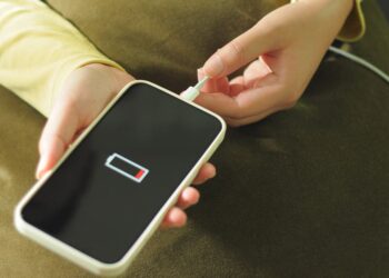 الصين تكبد "أبل" الأميركية 106 مليارات دولار خسائر في يوم واحد 2025