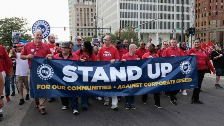  المشهد يتأزم …اتساع إضراب عمال شركات السيارات الأميركية 2025