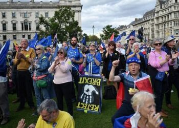 تظاهرات لندن تطالب بعودة بريطانيا إلى الاتحاد الأوروبي 2025